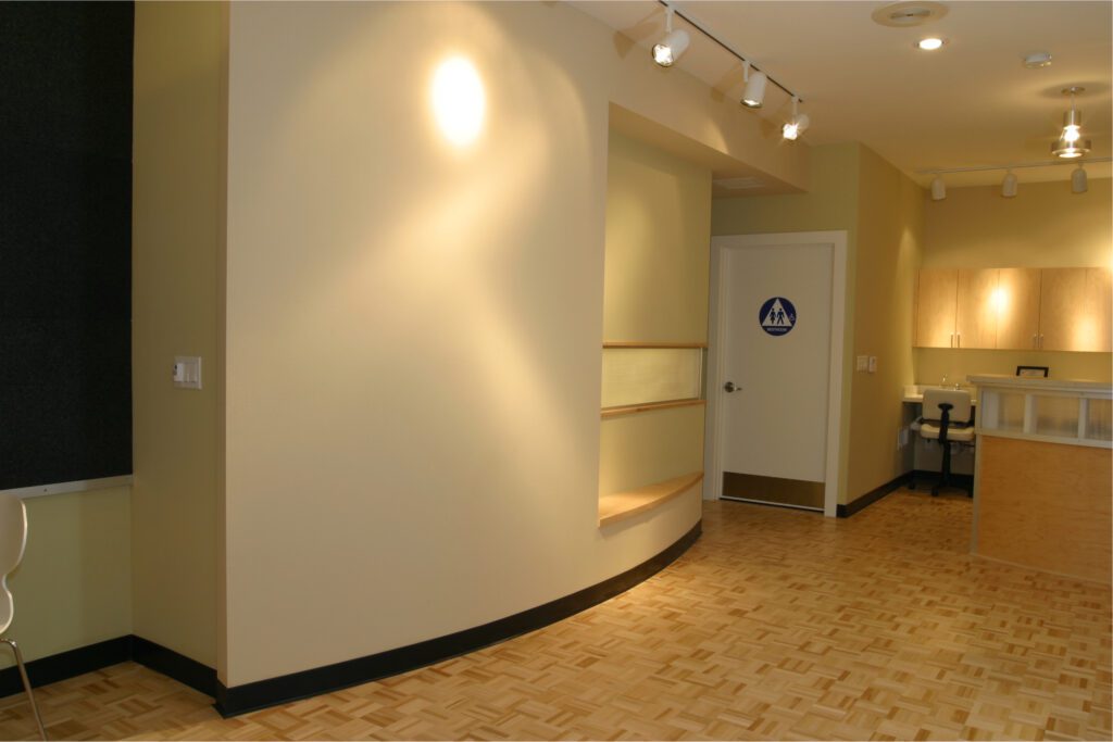 Clean Room With Effective Lightning