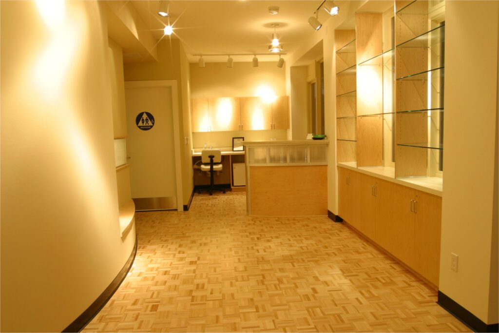 Clean Room With Effective Lightning